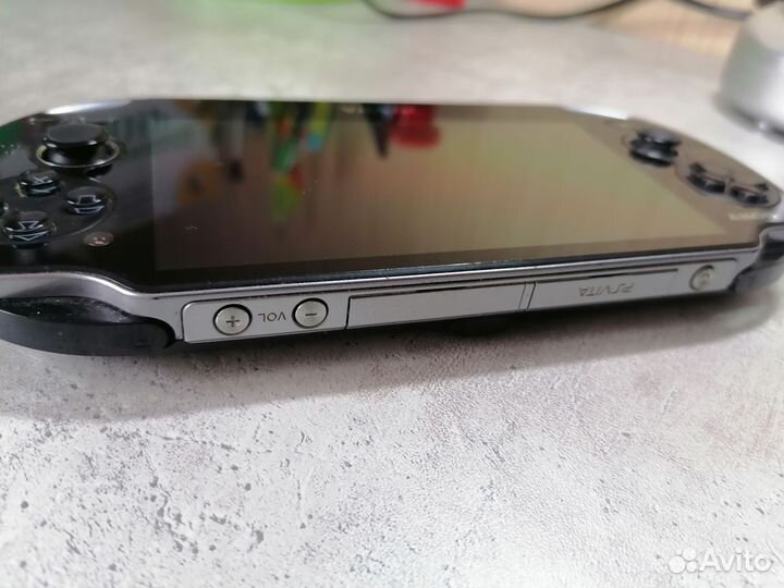 PS Vita 64gb+4gb Прошита,много игр