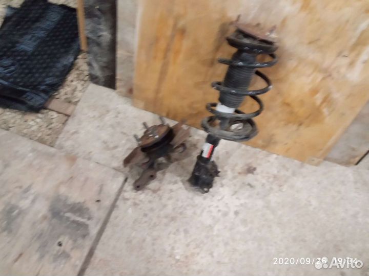 Для Киа Рио 2 кулак поворотный левый