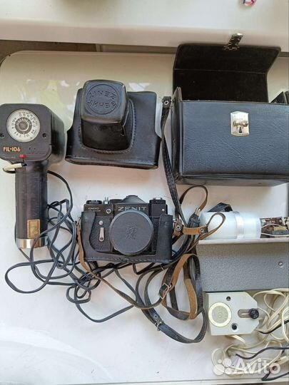 Пленочный фотоаппарат Зенит, фотовспышка СССР