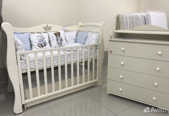 Набор детская кроватка с маятником и комод