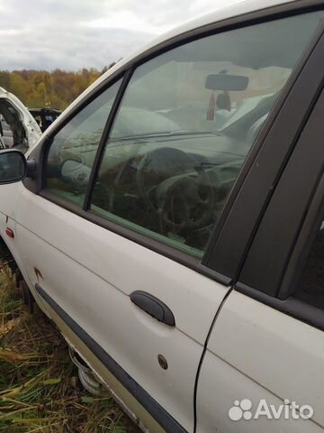 Левая передняя дверь рено меган сценик белая