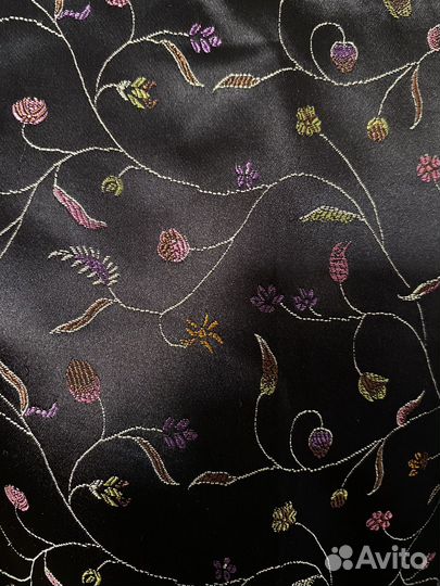 Топ без рукавов черный с цветами