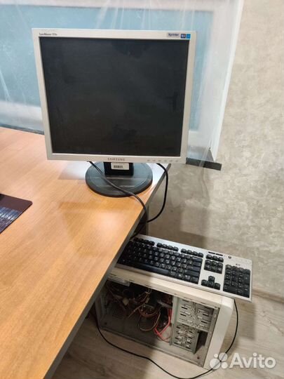 Офисный компьютер