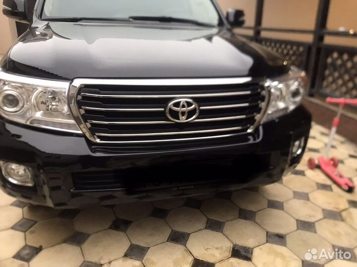 Решетка рейстайлинг LC 200