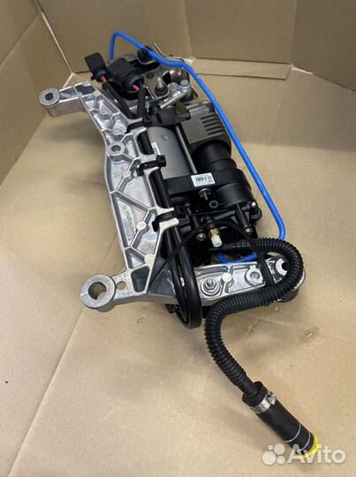 Компрессор пневмоподвески VW Toureg 10-18