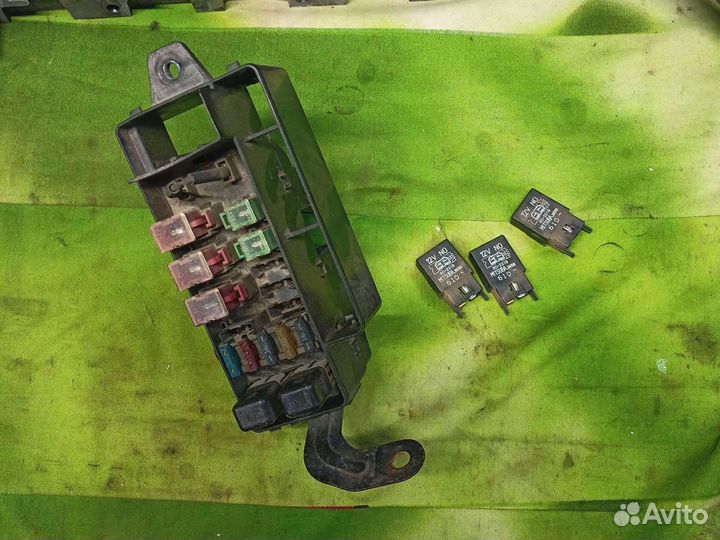 Блок предохранителей субару Импреза 1