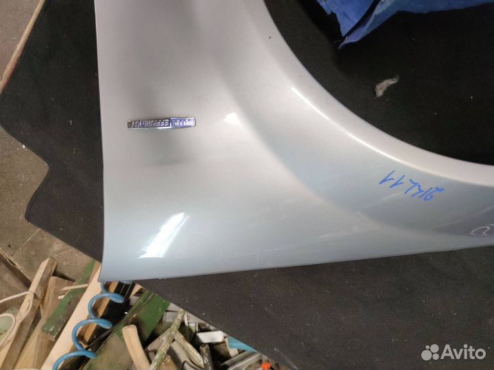 Крыло переднее левое Mercedes-Benz C-Класс