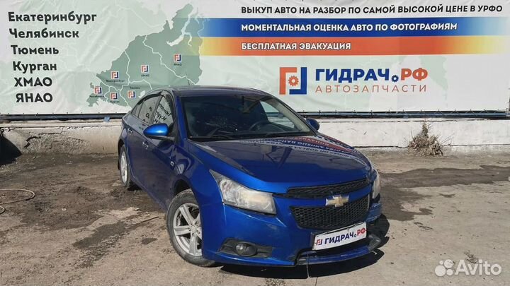 Стекло двери задней левой форточка Chevrolet Cruze