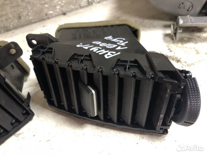 Дефлектор воздуховода Nissan Tiida 1