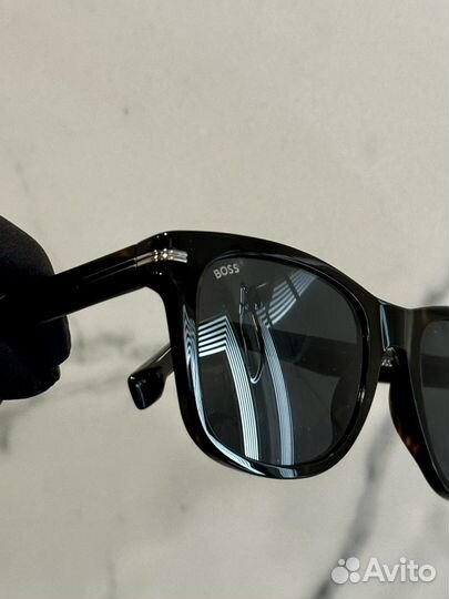 Солнцезащитные очки boss