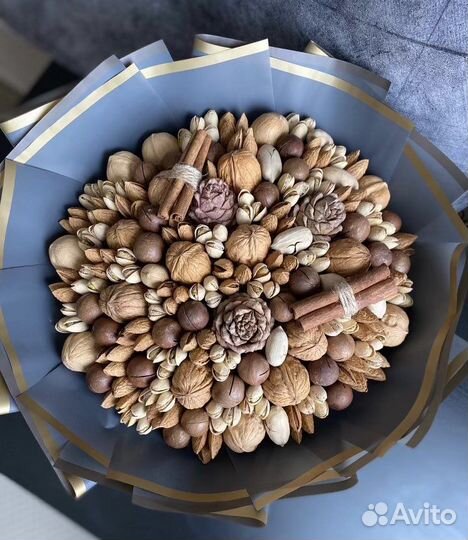 Съедобные букеты из орехов, корзины из сухофруктов