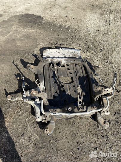 Подрамник Opel Astra