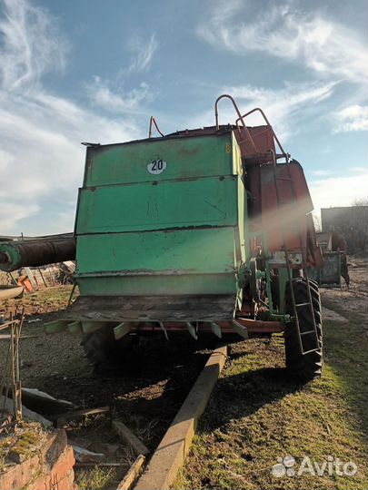 Комбайн Ростсельмаш Дон 1500, 2000