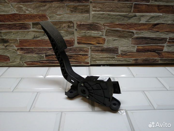 Педаль газа Hyundai Solaris