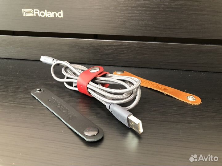 Клипса для проводов и наушников натуральная кожа