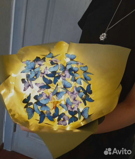 Букет из бабочек светящийся