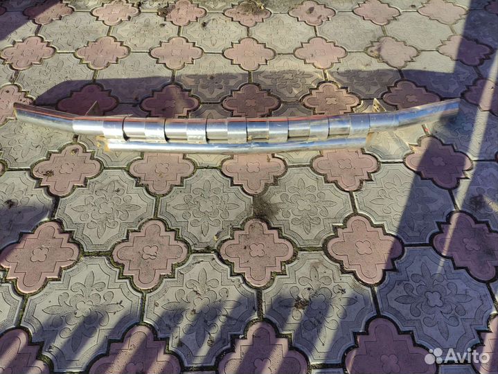 Передняя хромированная губа на ленд круйзер