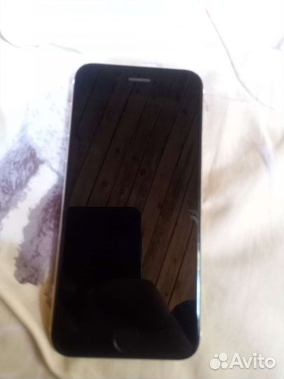 Телефон iPhone 6