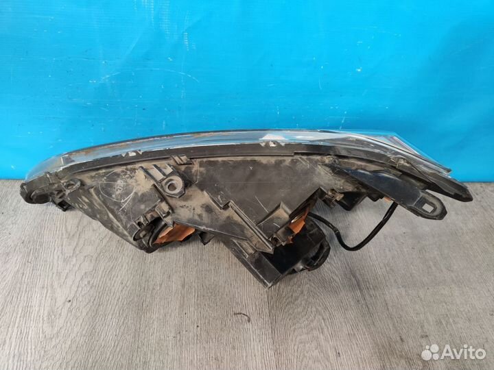 Фара правая Mitsubishi Outlander 2 хл 2007-2012