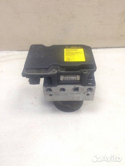 Блок ABS (насос) Toyota Camry