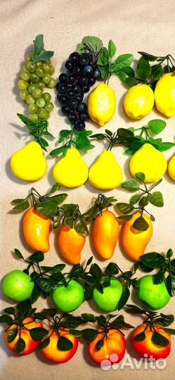 Красивые муляжи фруктов на стол/панно