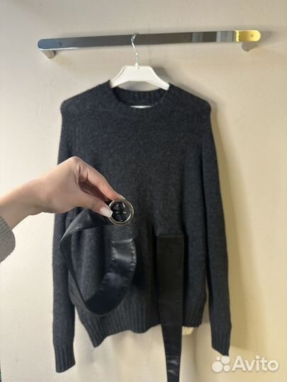 Свитер серый с кожаным поясом s m