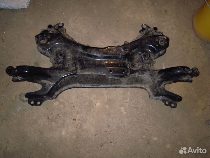 Балка подмоторная (подрамник) Тойота RAV 4 (ха30)