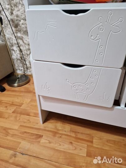 Детская кроватка с маятником и пеленальным комодом