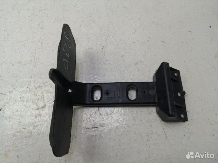 Кронштейн Peugeot 308 2007-2011