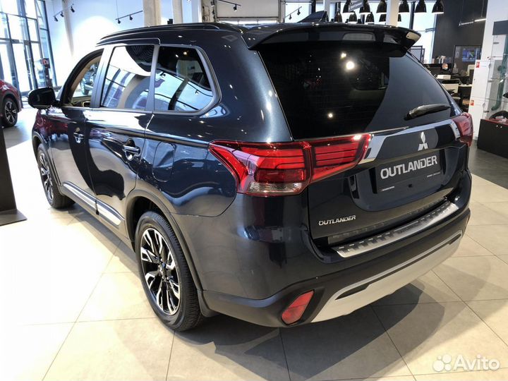 Mitsubishi Outlander 2.0 CVT, 2022