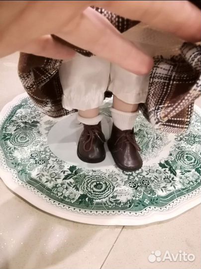 Кукла фарфоровая 42 см