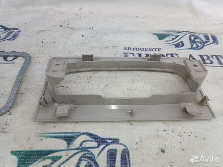 Рамка плафона салонного Ford Focus II (2005—2008)