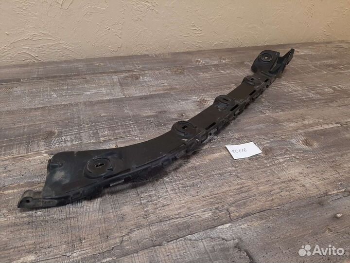 Кронштейн бампера VAG