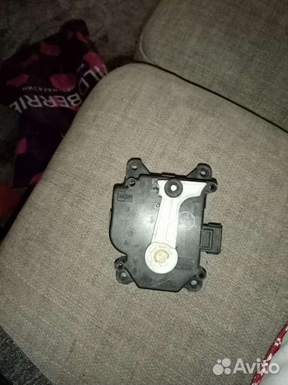 Сервопривод заслонки печки toyota