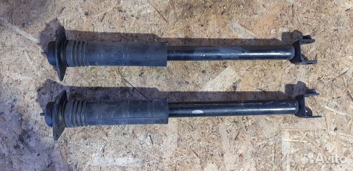 Амортизатор задний Nissan