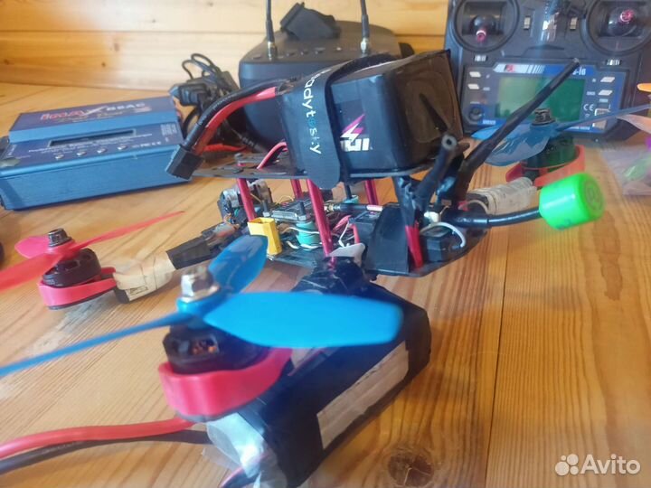 Гоночный fpv квадрокоптер