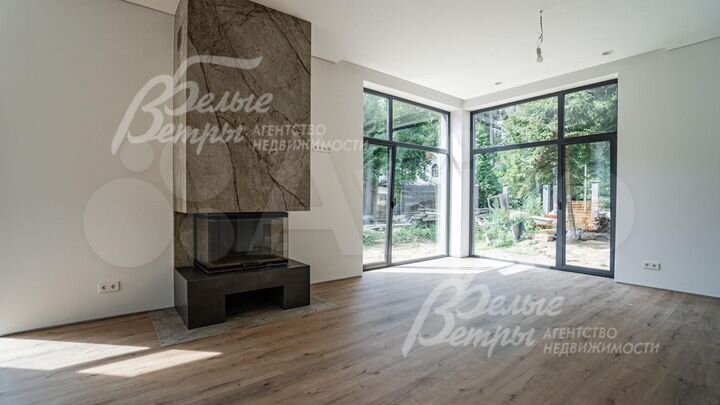 Дом 302 м² на участке 14,5 сот.