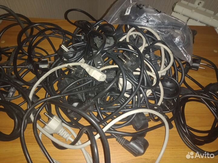 Кабели VGA/кабели питания/hdmi/переходники