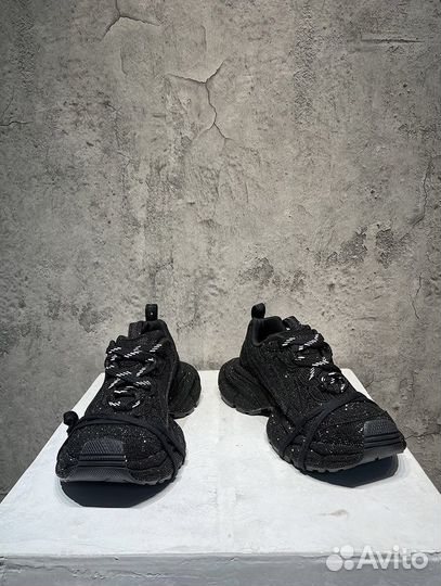 3XL sneaker with rhinestones balenciaga