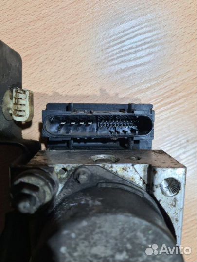 Блок ABS Renault Sandero 2010
