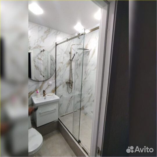 Стеклянное душевое ограждение