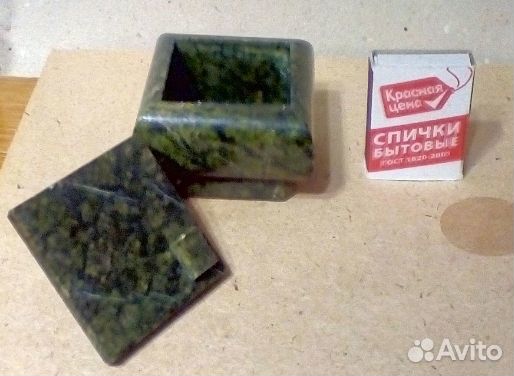 Ларчик-шкатулка из камня