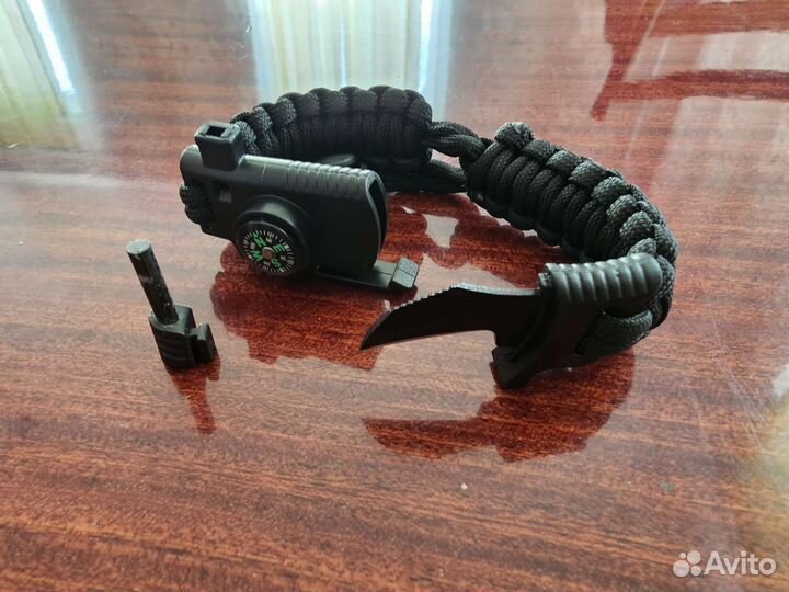 Тактический браслет из паракорда