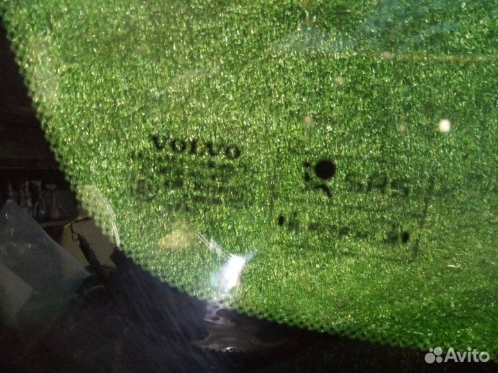 Стекло лобовое переднее Volvo V70 S60 Xc70