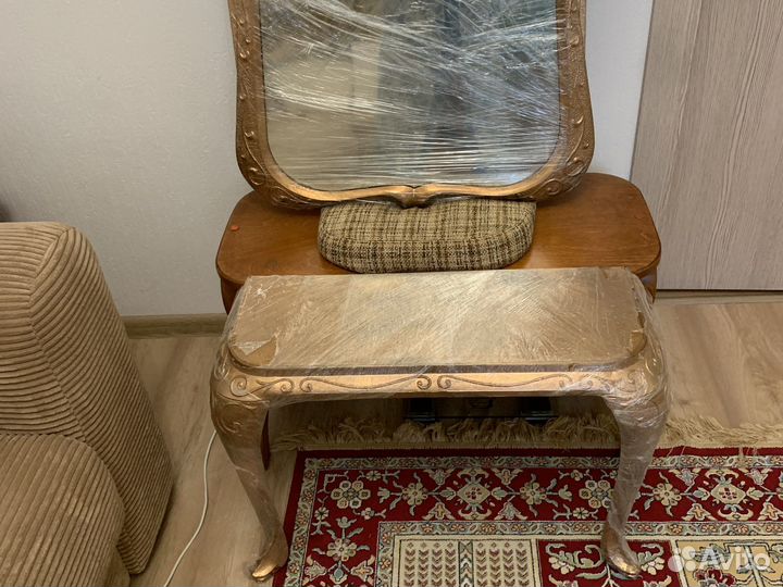 Консоль с зеркалом