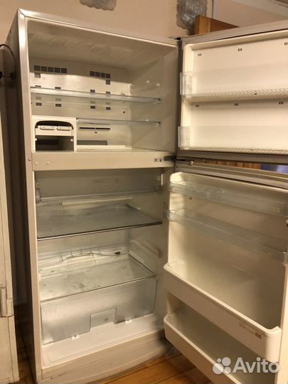 Продаю холодильник ноу фрост марки sharp