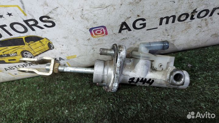 Цилиндр сцепления главный Mitsubishi Lancer 9