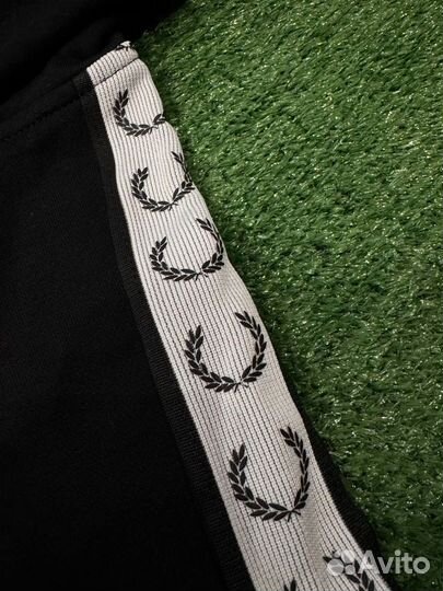 Зипка Fred Perry