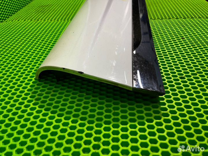 Молдинг двери передний правый Volkswagen Touareg