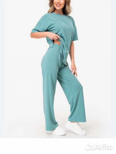 Спортивный костюм женский